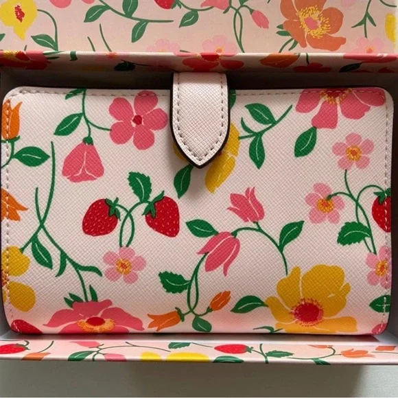 ♠️NWT Kate Spade Boxed Madison Strawberry Garden Medium Compact Bifold Wallet - Picture 7 of 8